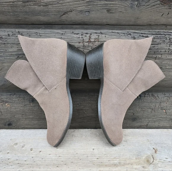 Me Too Zeus Modern Boho Minimalist Taupe Suede Block Heel Bootie 8M - Picture 12 of 15